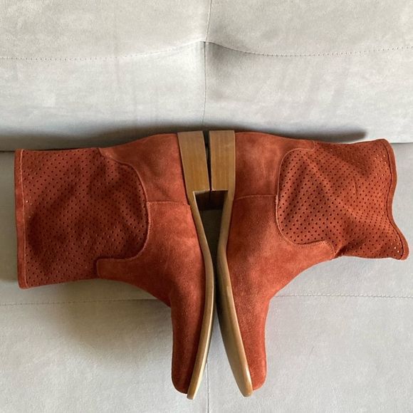 Sundance Perforated Suede Booties Rust size 41 - Picture 8 of 11